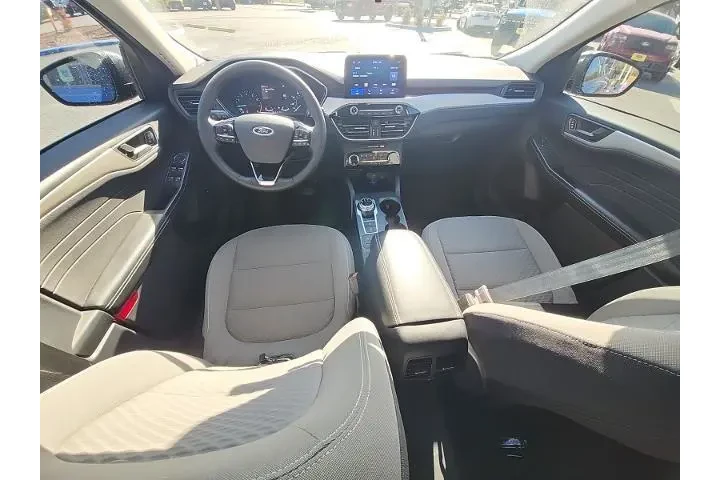 $17897 : Ford Escape 2022 SE 4dr SUV image 5