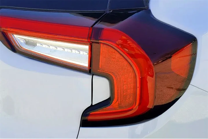 $24581 : GMC Terrain 2024 AWD SLT 4dr image 7