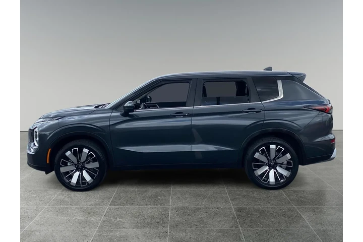 $33869 : Mitsubishi Outlander 2025 AW image 2
