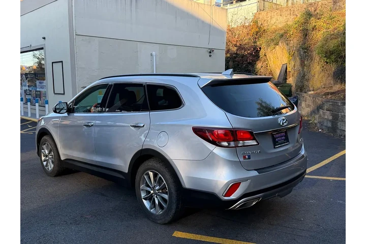 $12995 : 2017 Santa Fe SE image 9