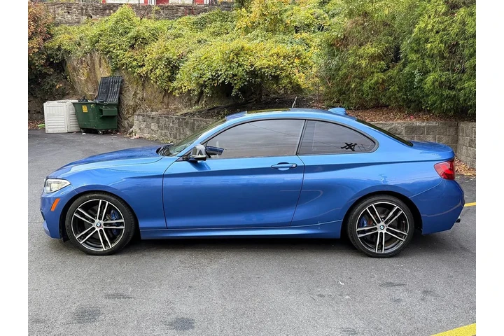 $17995 : 2015 2 Series M235i xDrive image 3