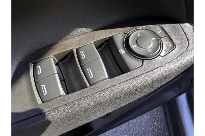$21989 : Chevrolet Equinox 2023 LT 4d image 9