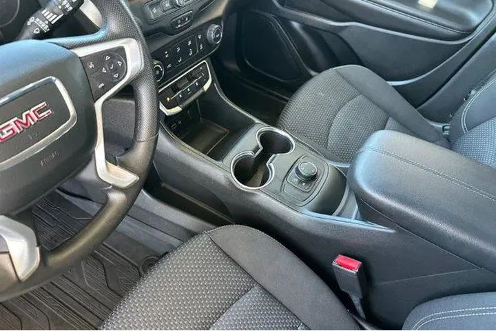 $20325 : GMC Terrain 2022 AWD SLE 4dr image 3