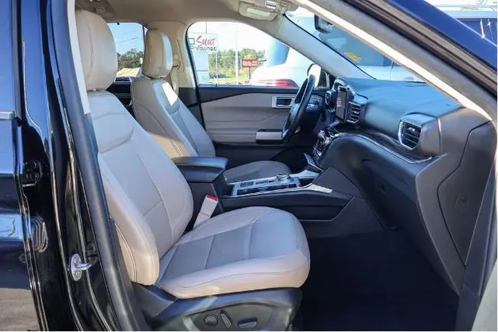 $27639 : Ford Explorer 2023 Limited 4 image 8