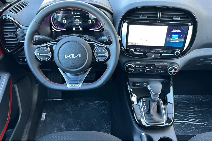 $26135 : New 2025 Soul GT-Line image 10