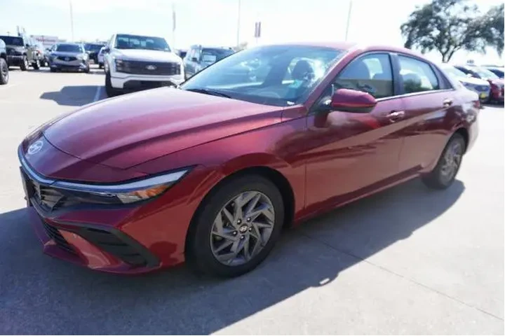 $19488 : Hyundai ELANTRA 2024 SEL 4dr image 3