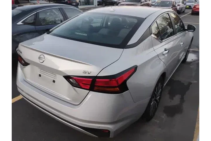 $17000 : Nissan Altima 2023 2.5 SV 4d image 6
