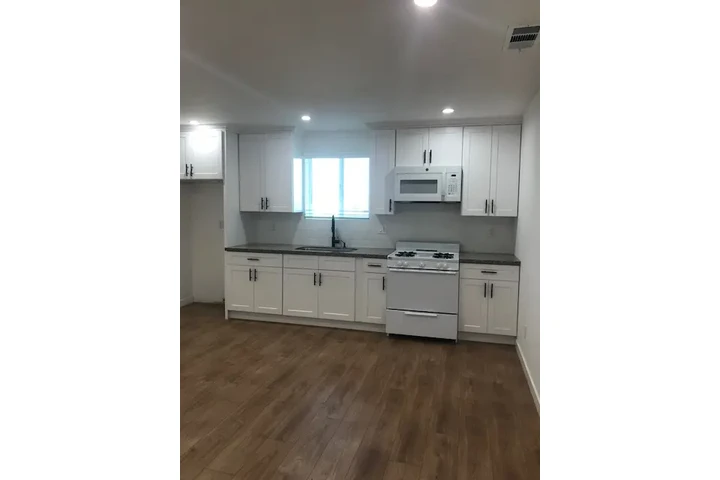$3150 : casa de renta en sun valley image 1