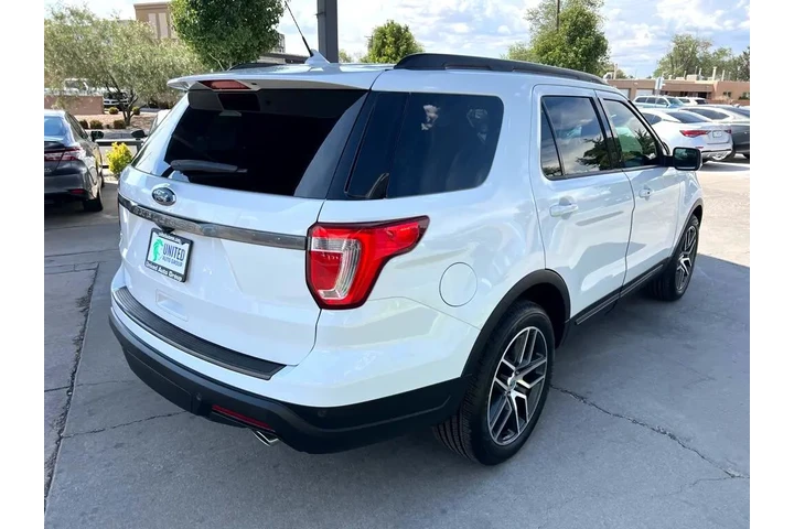 $18500 : 2019 Explorer XLT FWD image 5