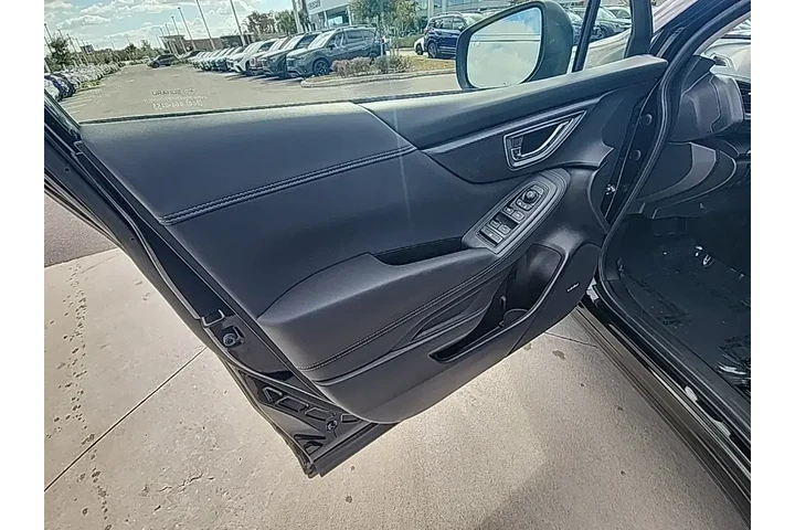 $24012 : Subaru Forester 2024 AWD Pre image 9