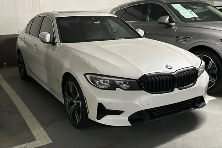 $24998 : BMW 3 Series 2021 330e 4dr S image 2