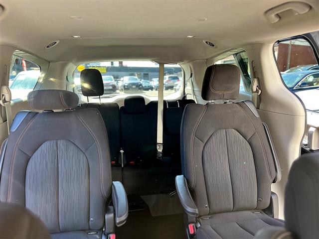 $24500 : 2020 Pacifica TOURING image 10