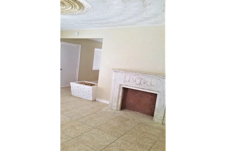 $1100 : Welcome to your home image 4