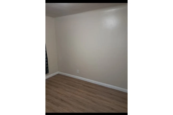 $1200 : Cuarto en renta image 4