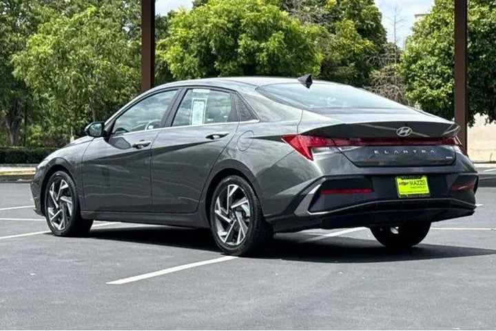 $24983 : Hyundai ELANTRA Hybrid 2025 image 4