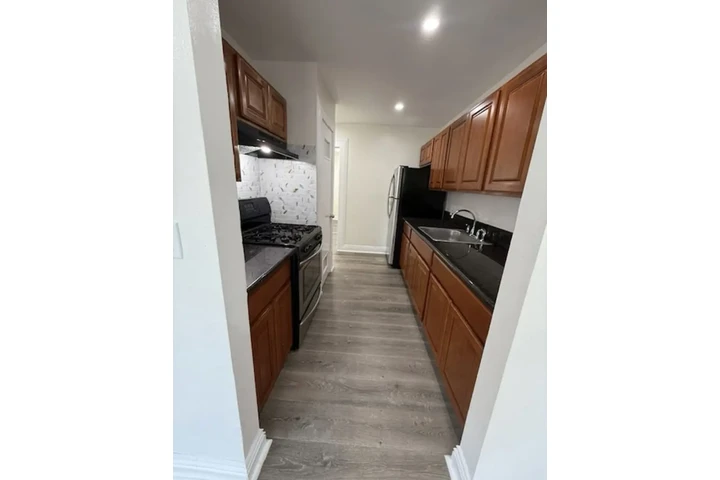 $1150 : ACOGEDOR APTO DE 1 HABITACION image 2