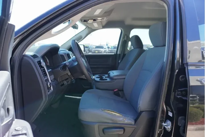 $17388 : Ram 1500 2017 4x2 Express 4d image 7