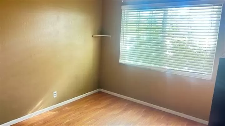 $900 : Se Renta Cuarto image 1