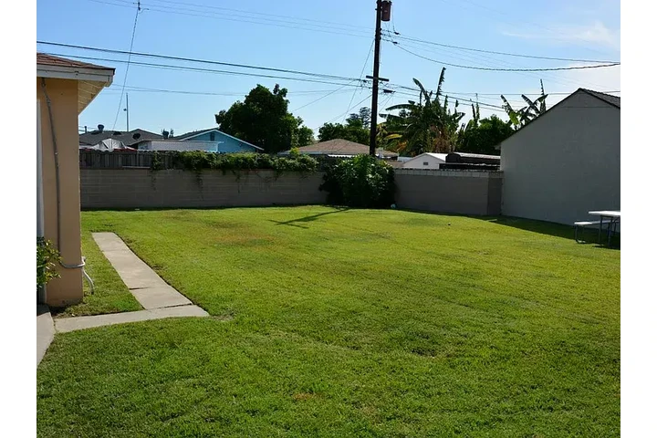 $1265 : Downey 2 & 1 Available image 7