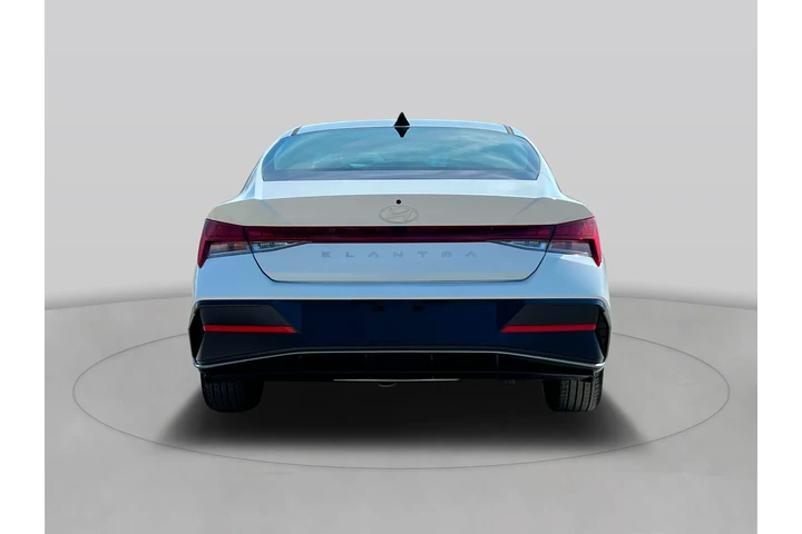 $18420 : Hyundai ELANTRA 2024 SEL 4dr image 6