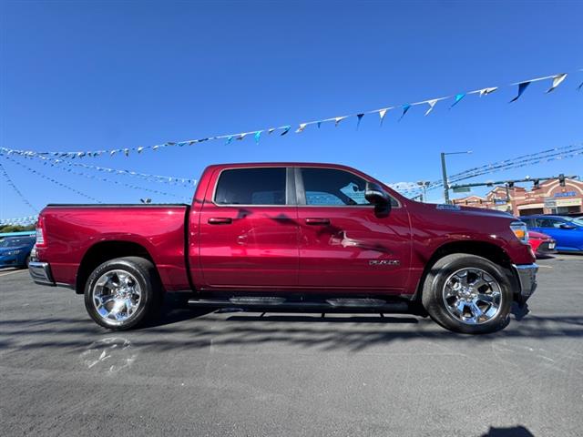 $41299 : 2022 RAM 1500 Big Horn 4x4 Cr image 2