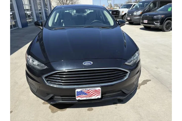 $18990 : 2020 Fusion S image 4
