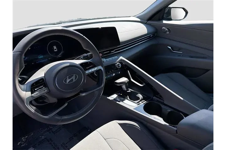 $20056 : Hyundai ELANTRA 2025 SEL Con image 9