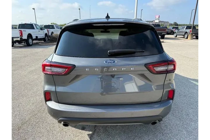 $22981 : Ford Escape 2024 ST-Line 4dr image 4