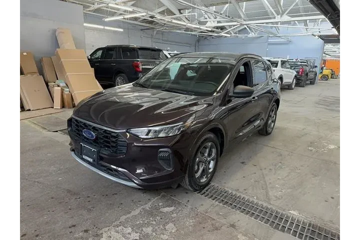 $27964 : Ford Escape 2023 AWD ST-Line image 1