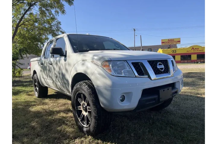 $17495 : 2017 Frontier image 3