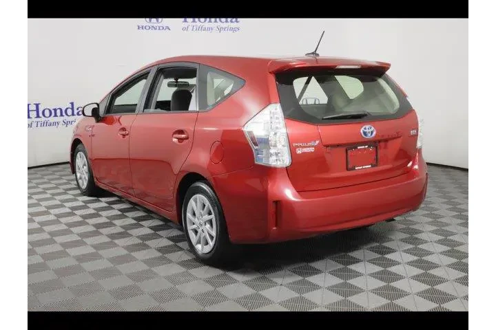 $12875 : Toyota Prius v 2013 Three 4d image 5