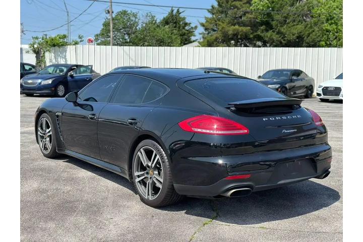 2015 PORSCHE PANAMERA 4 SEDAN image 8