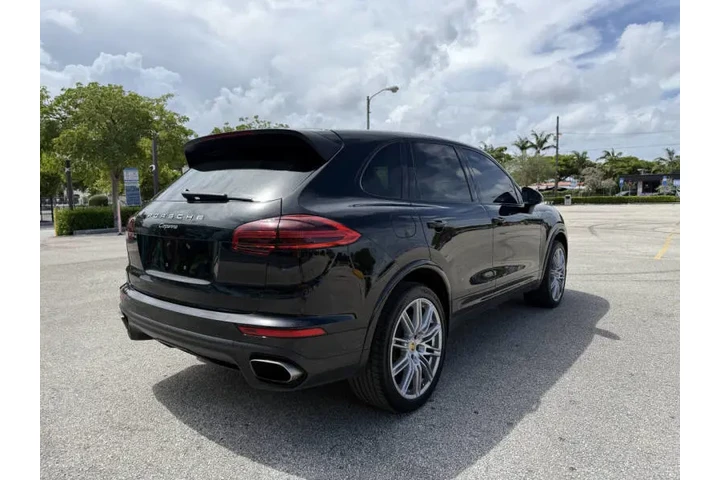 $18997 : 2018 Cayenne Platinum Edition image 9