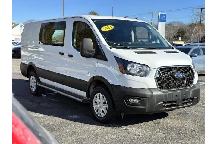 $31999 : Ford Transit 2023 250 3dr SW image 5