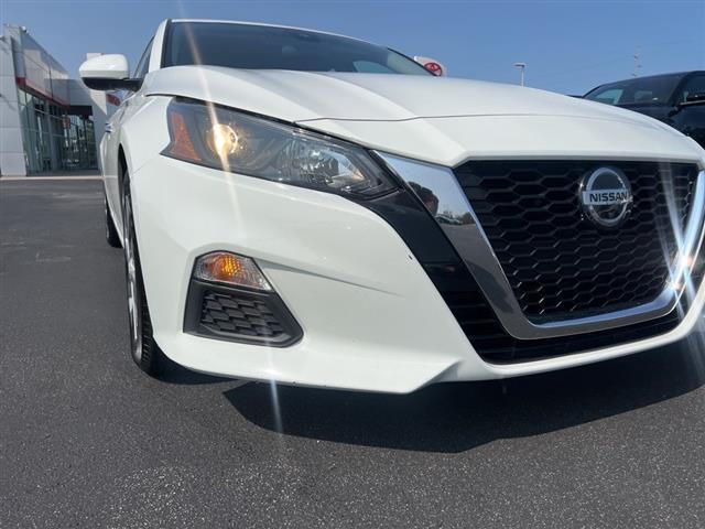 $18991 : PRE-OWNED 2022 NISSAN ALTIMA image 10