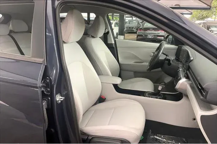 $21367 : Hyundai KONA 2025 SEL 4dr Cr image 9