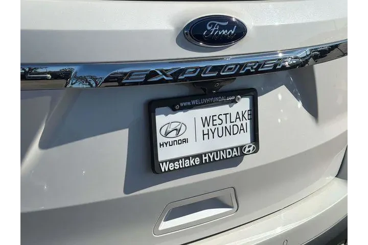 $12990 : Ford Explorer 2017 XLT 4dr S image 6