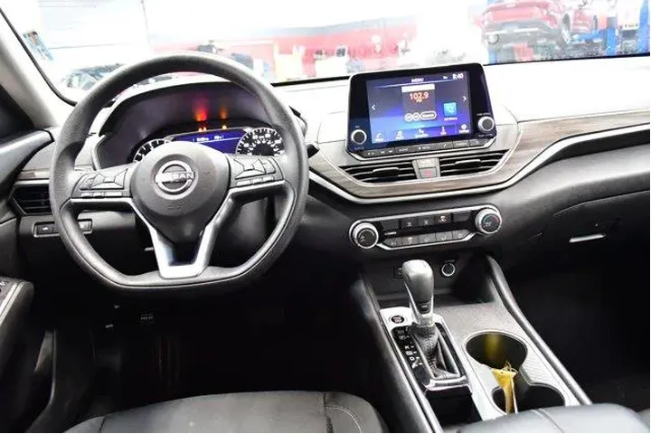 $20994 : Nissan Altima 2025 2.5 SV 4d image 8