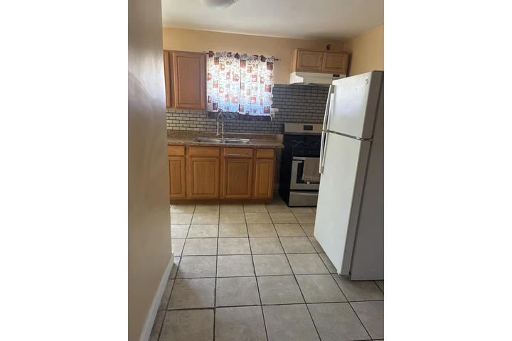 $1500 : Estudio de renta en Montebello image 3