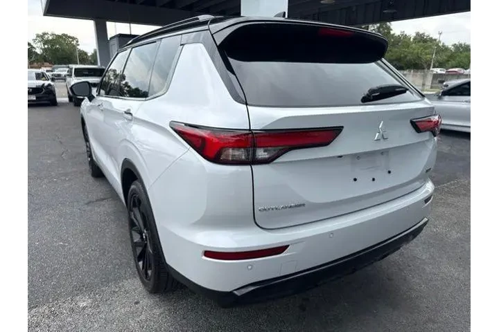 $28996 : Mitsubishi Outlander 2024 SE image 8