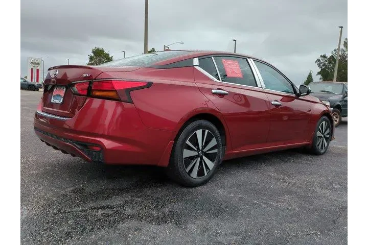 $17988 : Nissan Altima 2021 2.5 SV 4d image 4