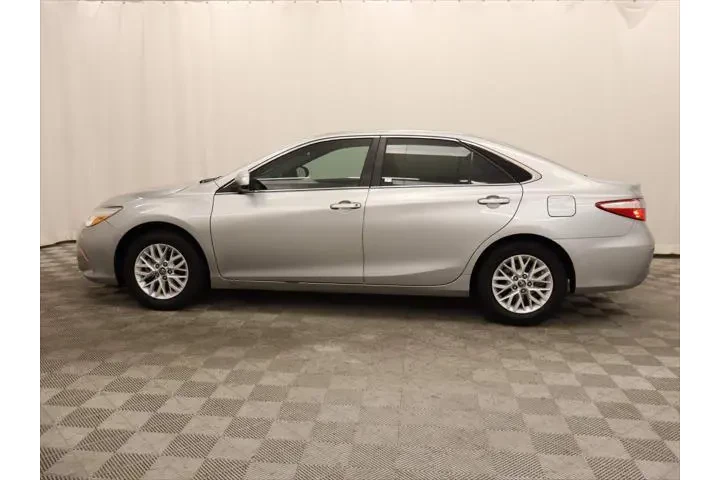 $13141 : Toyota Camry 2016 LE 4dr Sed image 2