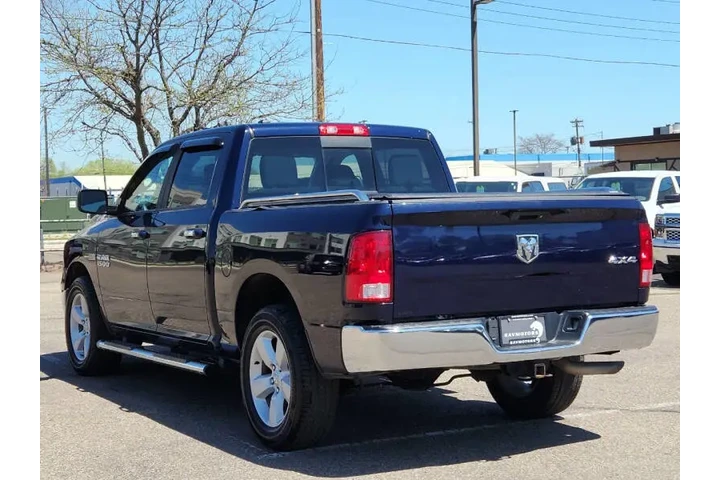 $18972 : 2017 RAM 1500 SLT image 9