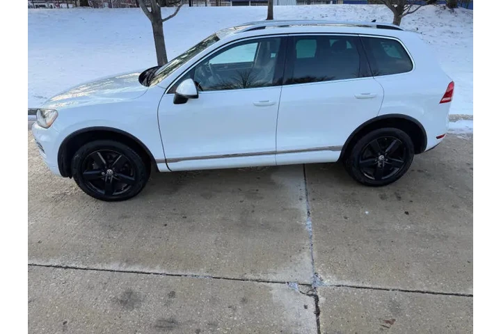 $9995 : 2013 Touareg TDI Sport image 10