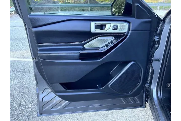 $33495 : Ford Explorer 2022 AWD ST 4d image 10