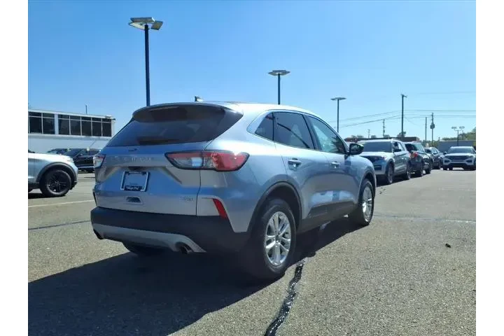 $21980 : Ford Escape 2022 AWD SE 4dr image 6