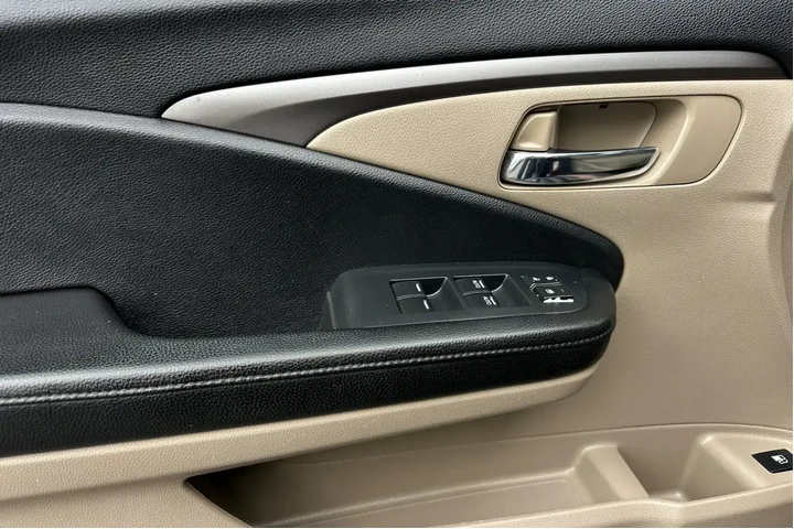 $21900 : Honda Pilot 2020 EX 4dr SUV image 10