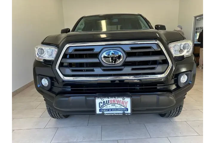 $27985 : Toyota Tacoma 2018 4x4 TRD S image 3