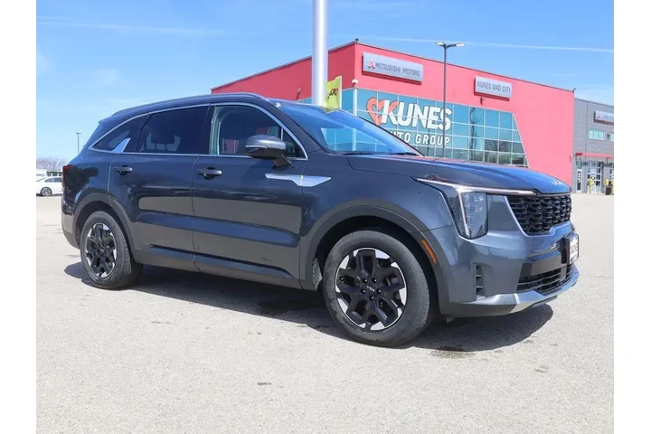 $24677 : Kia Sorento 2024 S 4dr SUV image 2