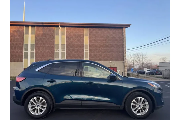 $7999 : 2020 Escape SE image 5